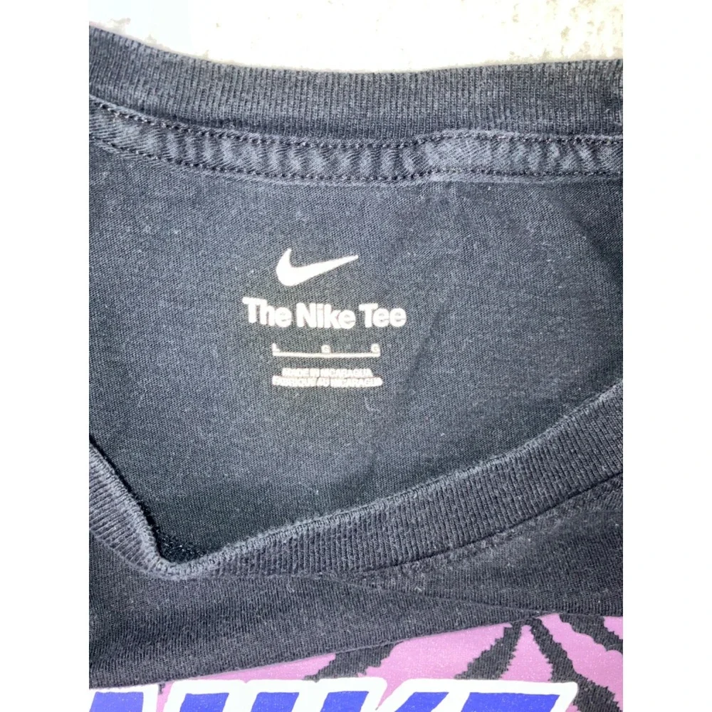 The Nike T‎ Shirt Men Large Graphic Swoosh Short Sleeve Retro Tee